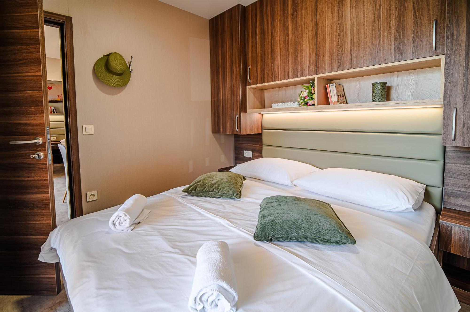 Premium Mobile Homes With Thermal Riviera Tickets Чатеж-об-Сави Экстерьер фото