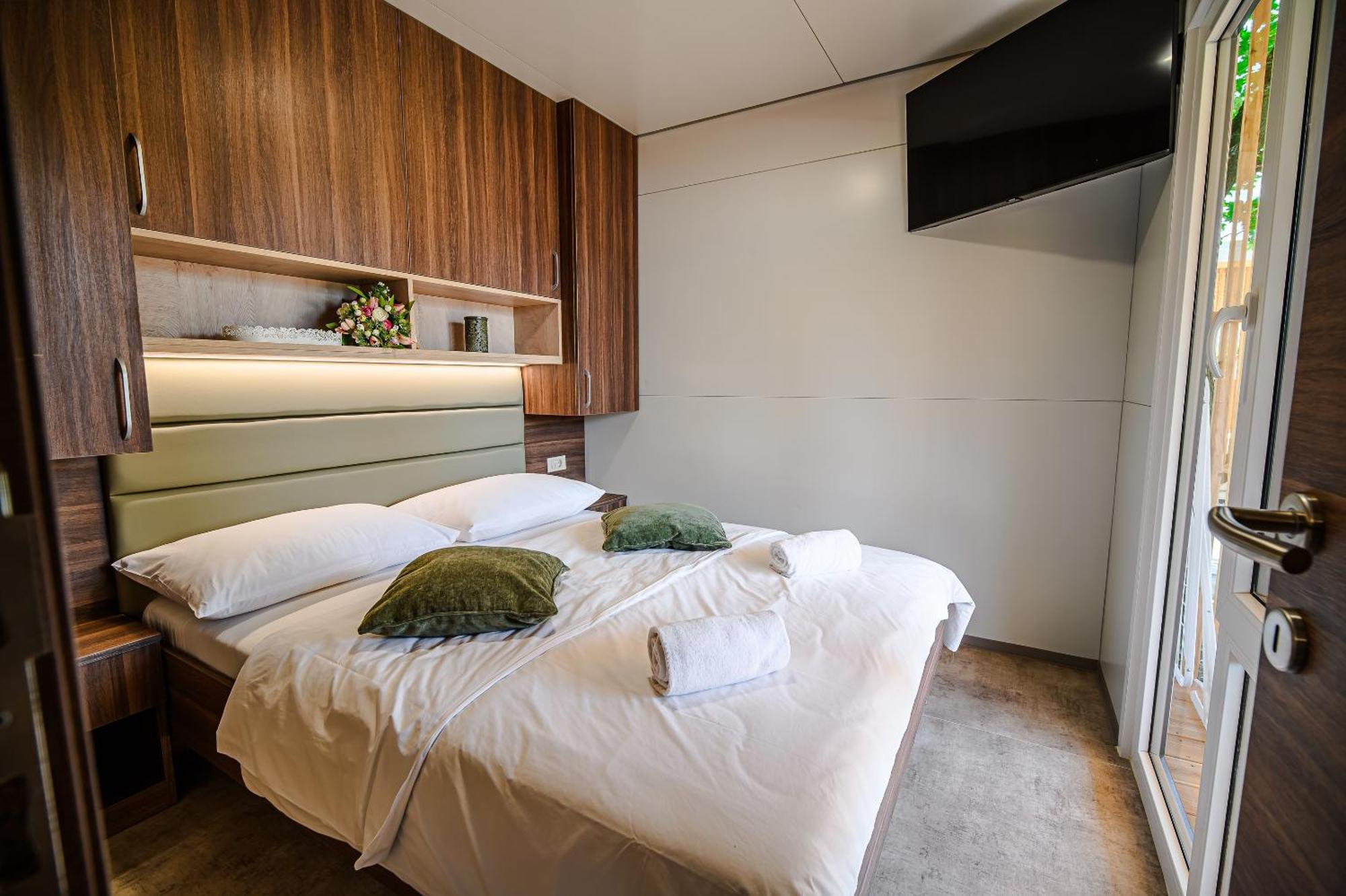 Premium Mobile Homes With Thermal Riviera Tickets Чатеж-об-Сави Номер фото